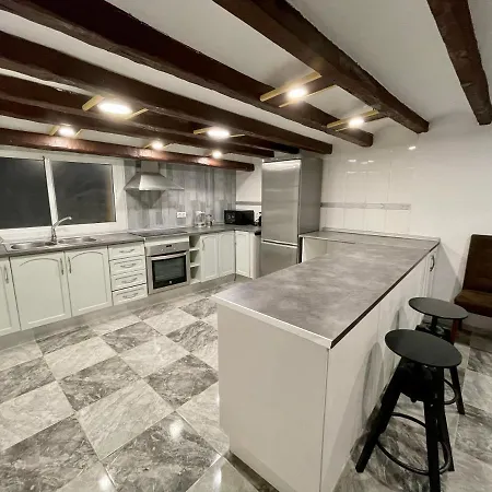Espacioso Piso Con Entrada Independiente En Part Alta De Tarragona! Appartement *