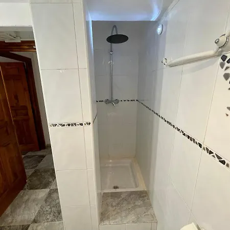 Espacioso Piso Con Entrada Independiente En Part Alta De Tarragona! Appartement